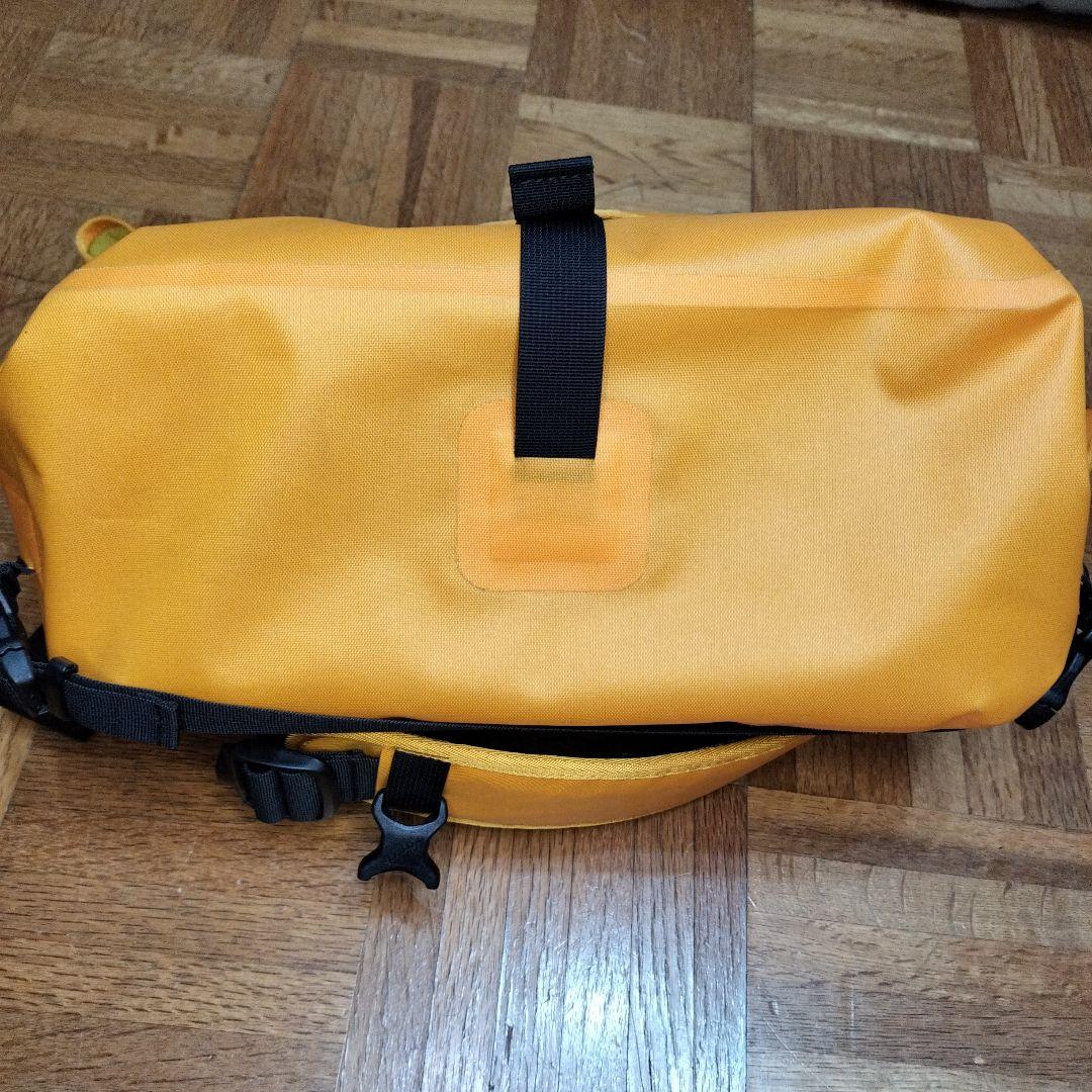 mont-bell メッセンジャーバッグ オレンジ?イエロー?