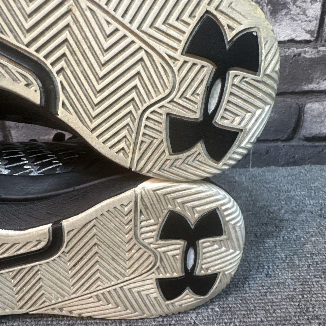 アンダーアーマー バスケットボールシューズ 28.5