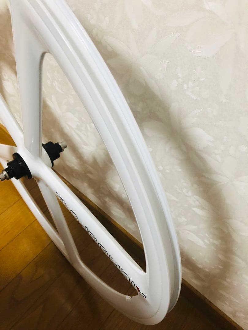 エアロスポーク　フロントホイール　ホワイト　700Ｃ　バトンホイール　新品　レア