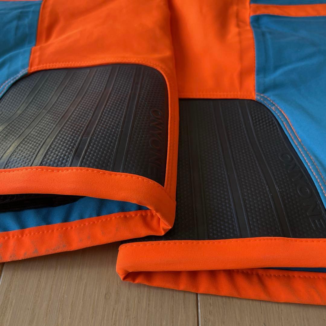 オンヨネ　ONYONE スキーウェア　デモチーム　サイズS 中古