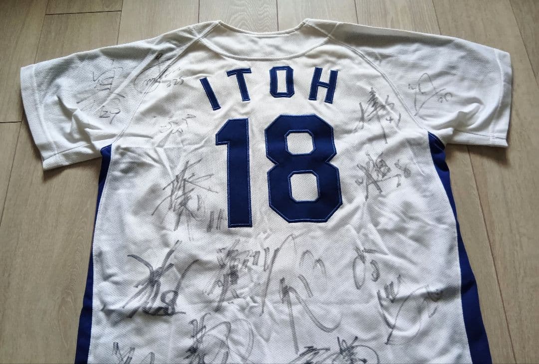 【25選手サイン】中日　ドラゴンズ　伊藤　ホーム　ユニフォーム　ミズノ　M