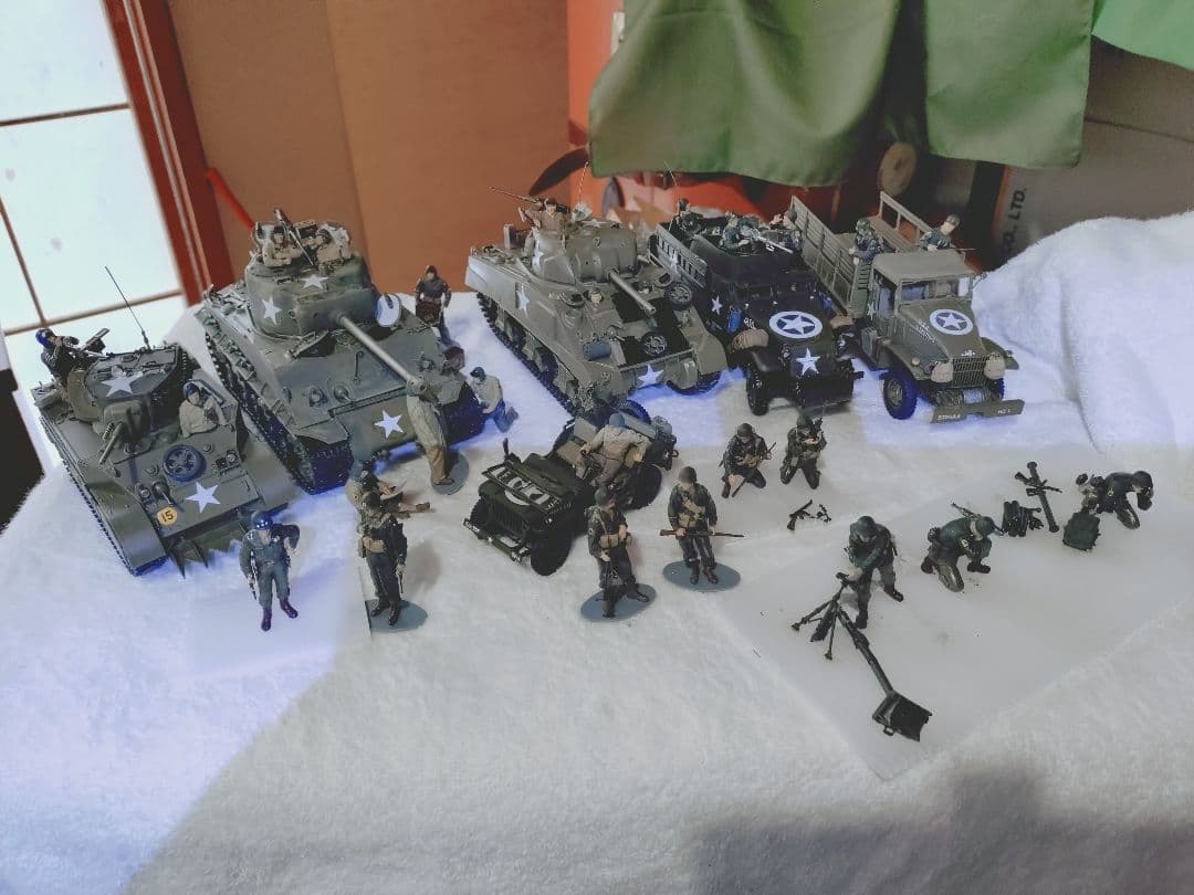 新春セール！美品完成品パットン大戦車軍団101空挺師団アルデンヌの森出撃準備