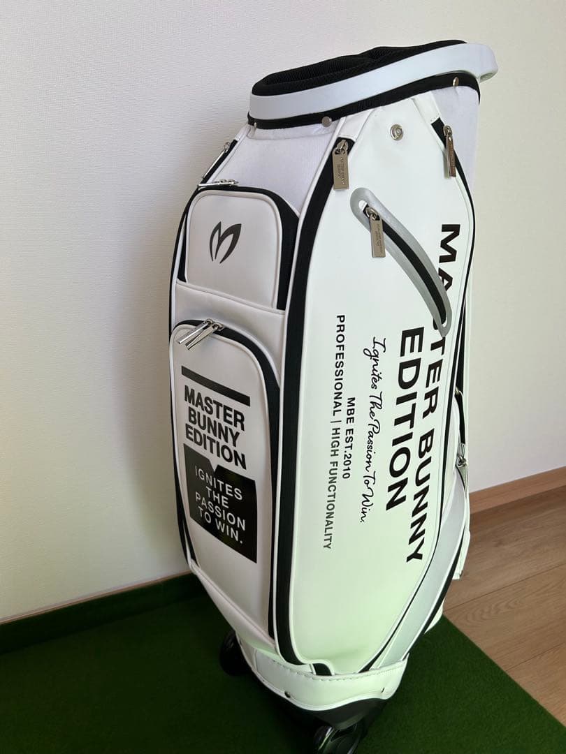 マスターバニーエディション　キャディバッグ　ホワイト　白黒　未使用　限定