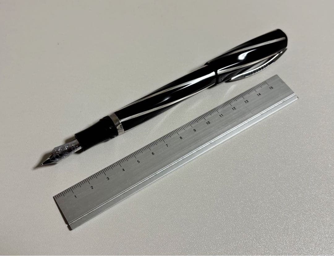 ビスコンティ ディヴィーナ オーバーサイズ 万年筆