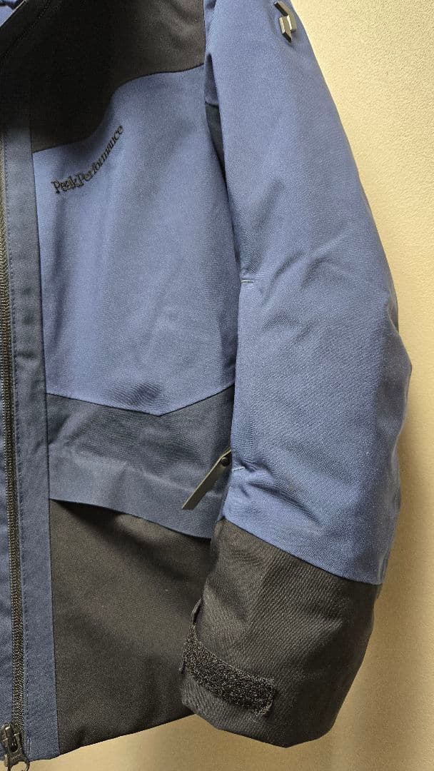 ®さま用　Peak performance ジュニ　スキーウエア上のみ130中古