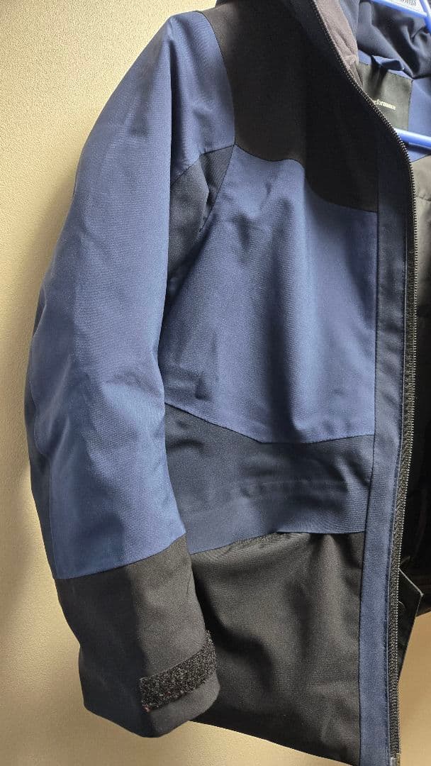 ®さま用　Peak performance ジュニ　スキーウエア上のみ130中古