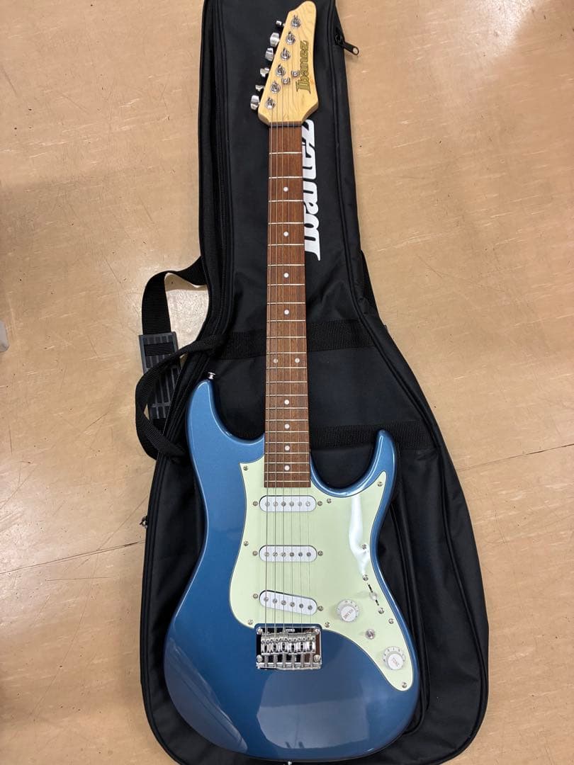 ibanez アイバニーズ azes31-aoc　ほぼ新品