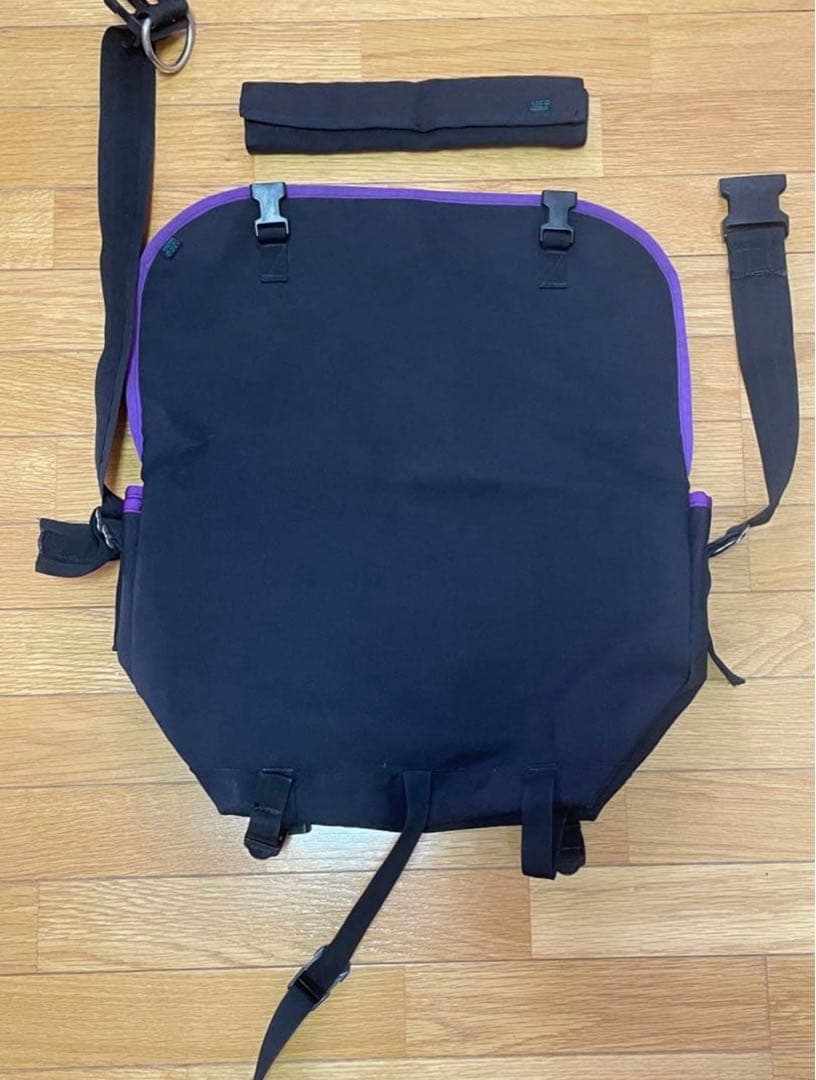 MERメッセンジャーバッグ ブラック/パープル