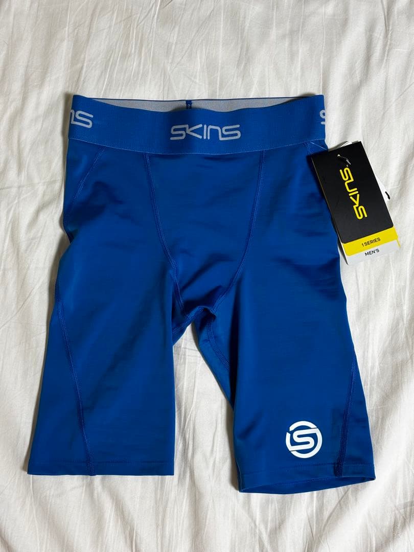 【新品・未使用】SKINS 着圧　コンプレッションウェア　ハーフタイツ