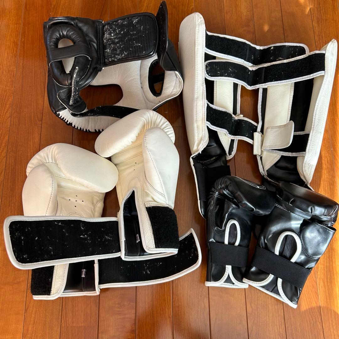 ボクシンググローブ