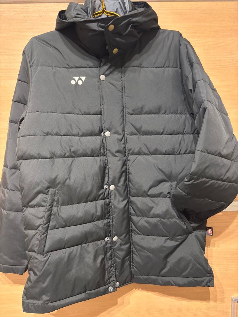 値引きしました　YONEX フード付きダウンジャケット 黒Ｓ