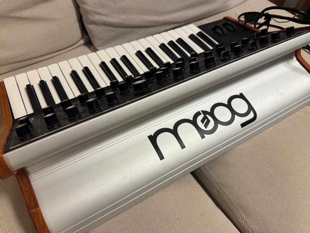 moog SUBSEQUENT37 アナログシンセサイザー