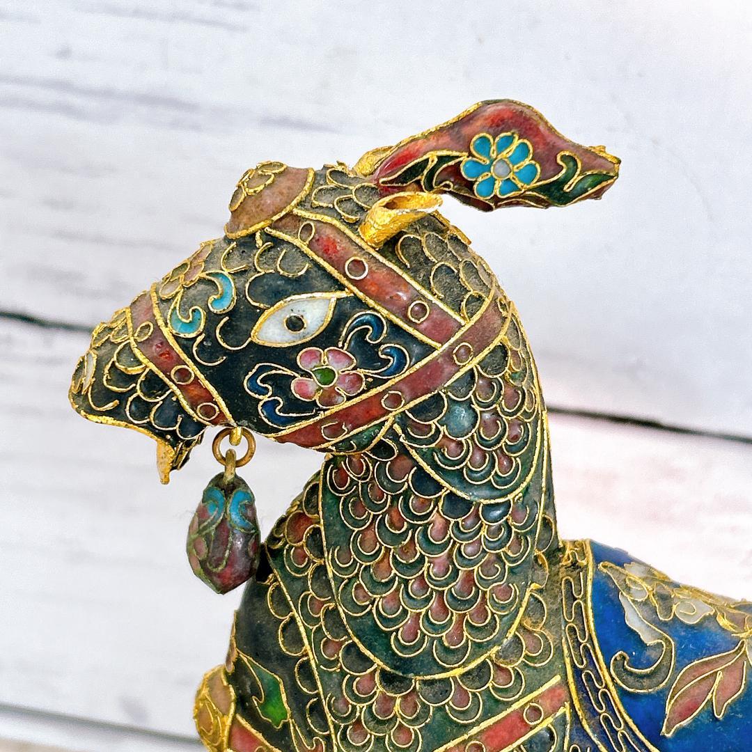 七宝焼　馬の置物　台付き　時代物　中国　繊細　首元装飾