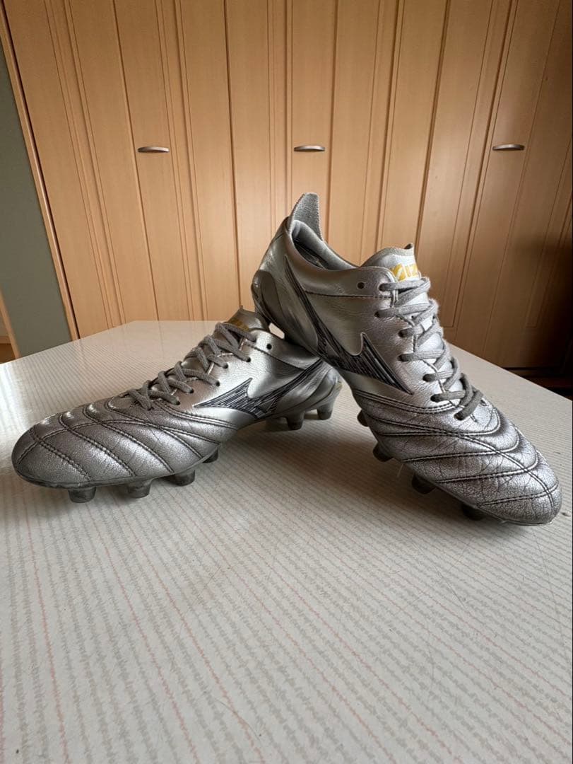 Mizuno モレリアネオ4 限定カラー