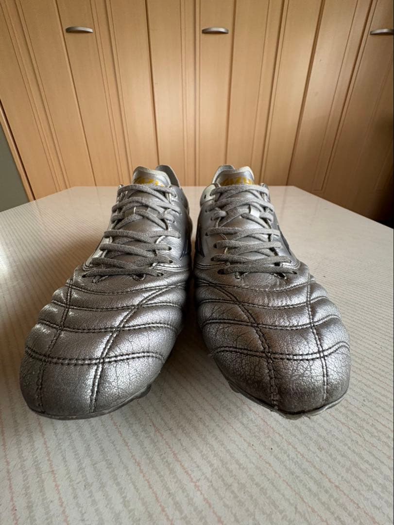 Mizuno モレリアネオ4 限定カラー