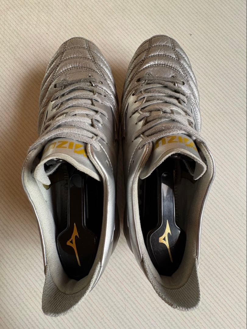 Mizuno モレリアネオ4 限定カラー