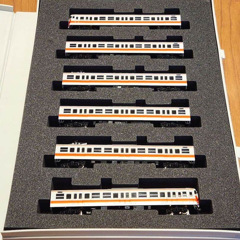 トミックス 国鉄113 2000系近郊電車(関西線快速色)6両セット 92642