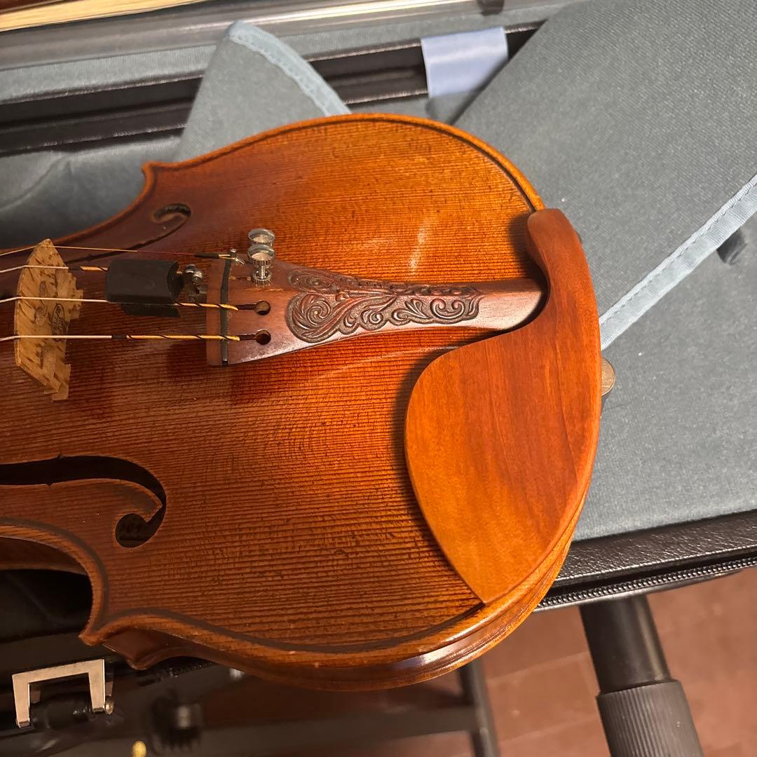 ゆうちゃんさま専用 高精度,軽量バイオリン4/4顎当グァルネリ型チタニウム金具