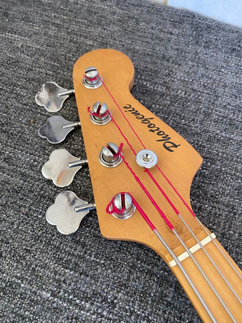 フォトジェニック　ベースギター