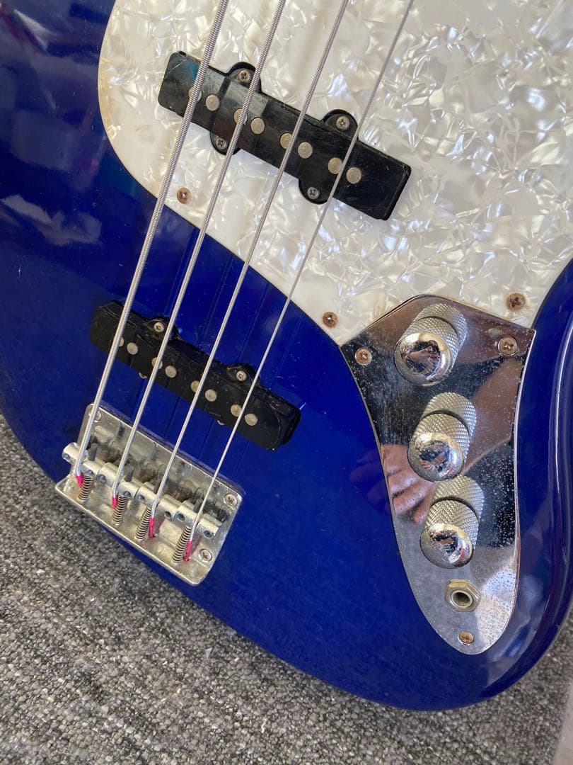 フォトジェニック　ベースギター