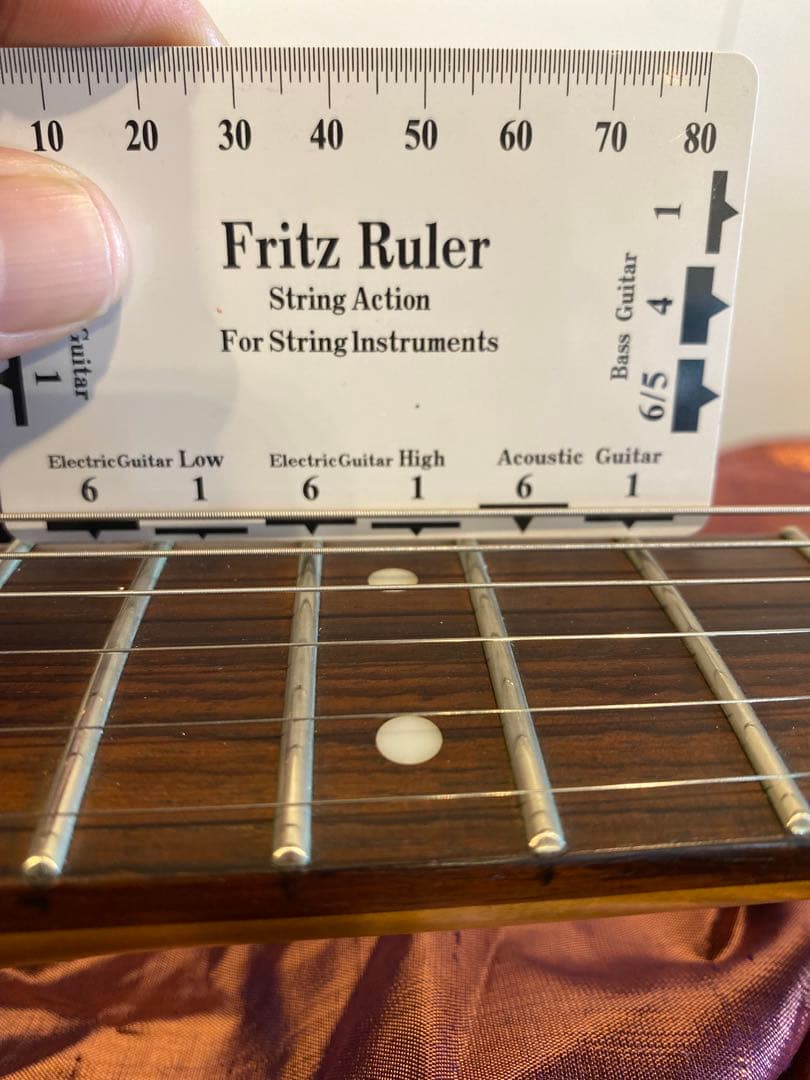 英国VINTAGE社ICONシリーズ v6スプラッター塗装ストラト