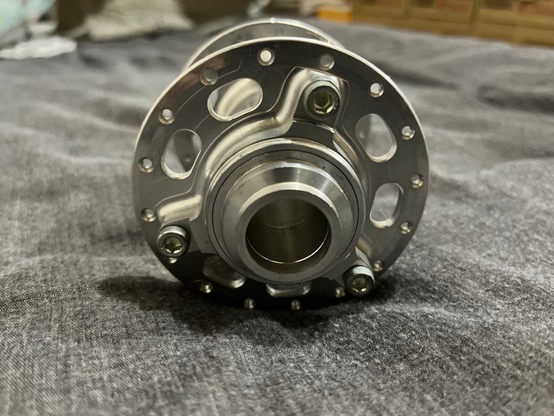 White Industries ハブ　32H