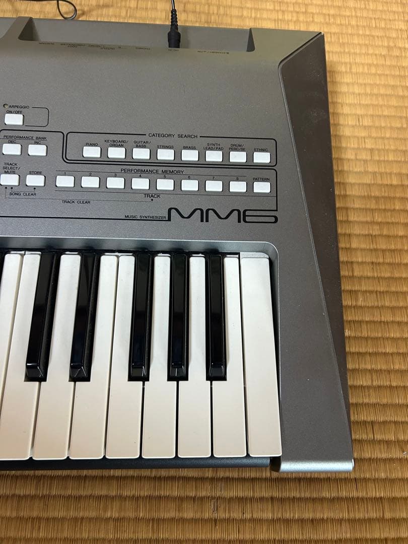 YAMAHA MM6 シンセサイザー 61鍵盤 中古