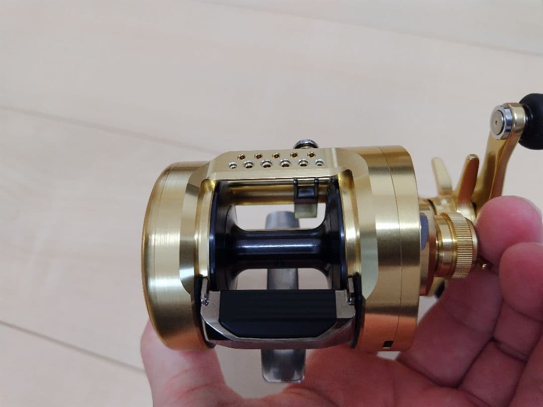 シマノカルカッタコンクエストMD 400XG　未使用