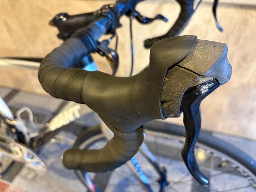 GIANT　DEFY3-ロードバイク-手渡しのみでお願いします。