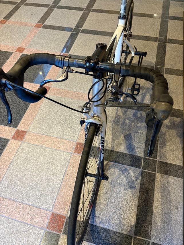 GIANT　DEFY3-ロードバイク-手渡しのみでお願いします。