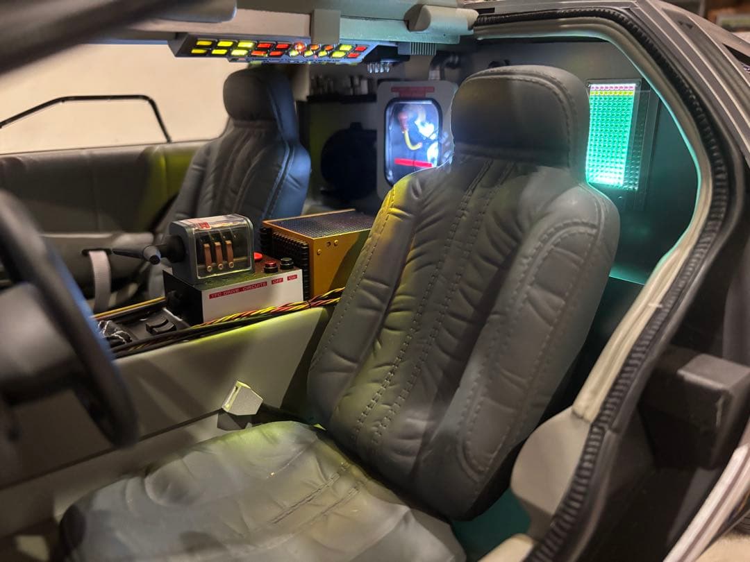 ホットトイズ バックトゥザフューチャー 1/6 デロリアン PART1