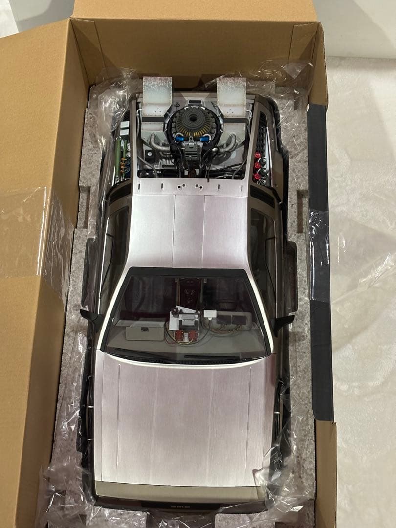 ホットトイズ バックトゥザフューチャー 1/6 デロリアン PART1