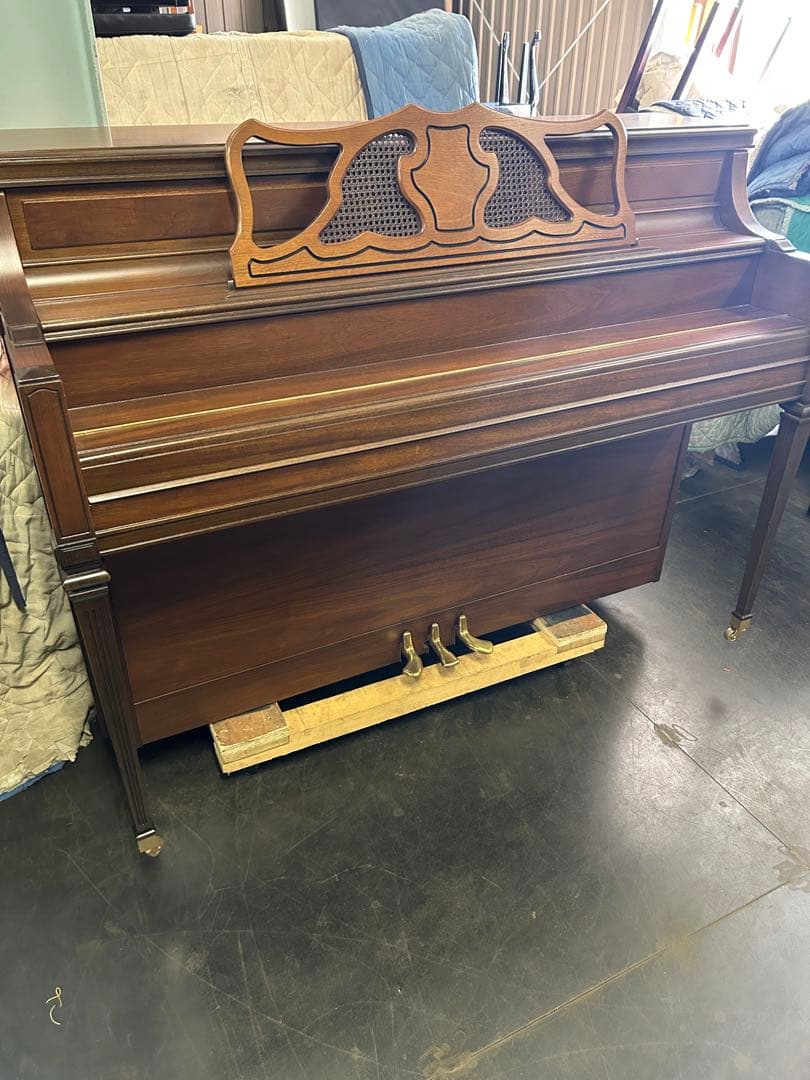 Yamaha アップライトピアノ 装飾付き