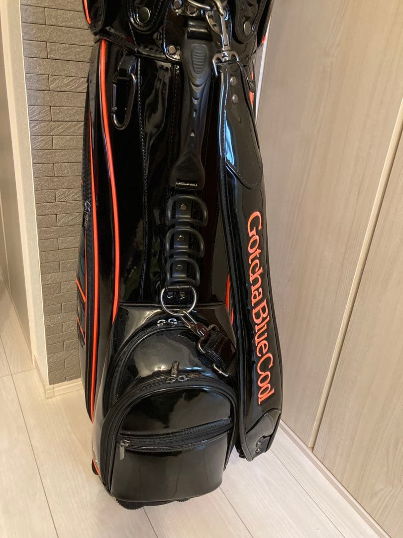 美品 GOTCHA ガッチャ ゴルフバッグ　キャディバッグ エナメルネオンカラー