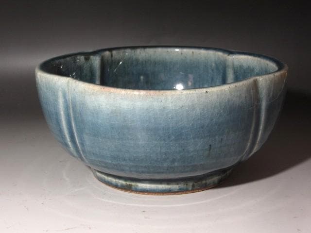 ☆　河井寛次郎　呉須輪花鉢　どっしりかまえた一品です☆y447