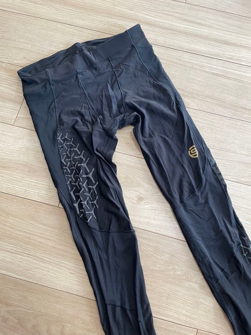 SKINS コンプレッションウェアセット