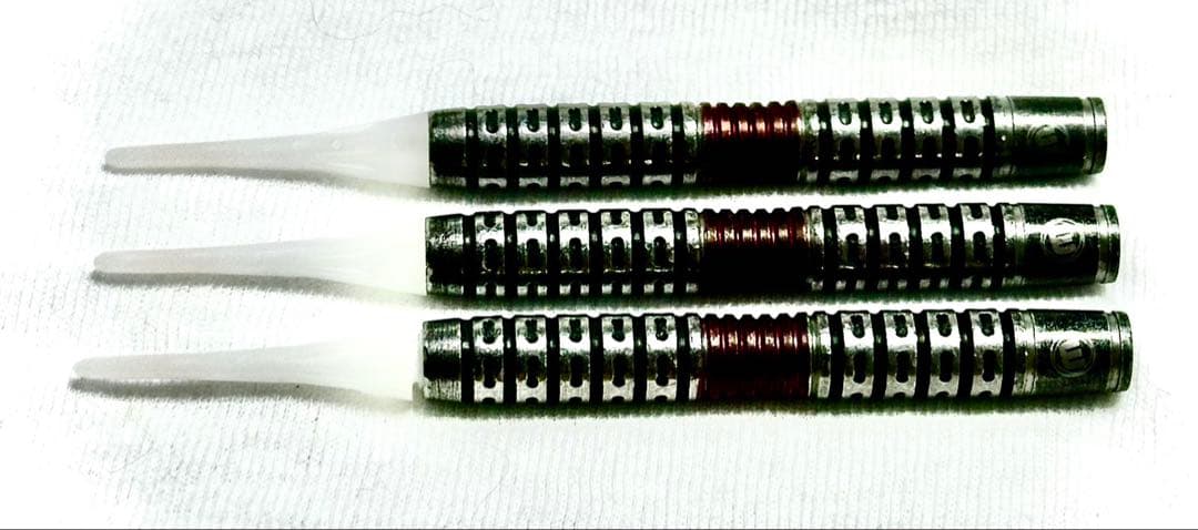 【週末セール】winmau製　ジョーカレンモデルソフト&スティールダーツセット