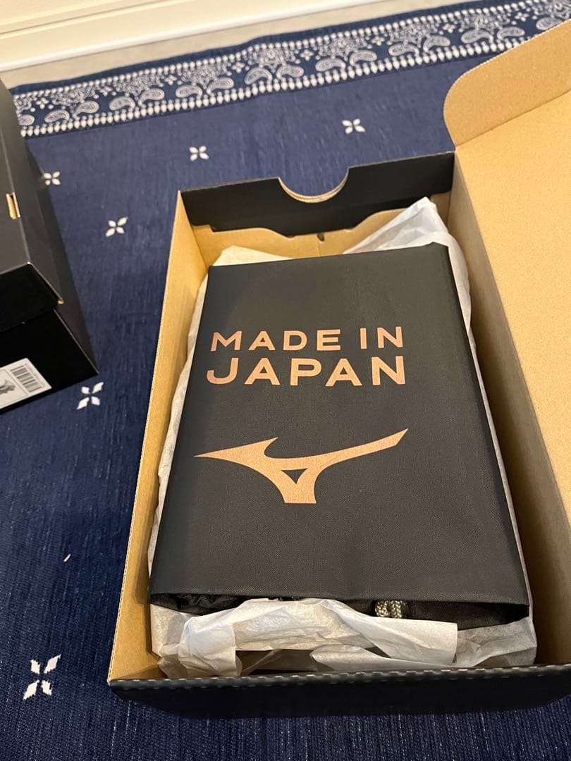 ［新品タグ付］限定カラー　ミズノ　モレリア NEO4β JAPAN 　25.5