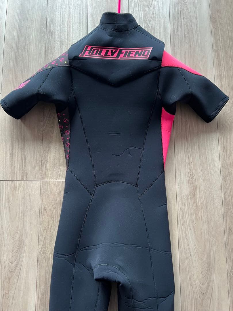 サーフィン・ボディボード holly wet suit