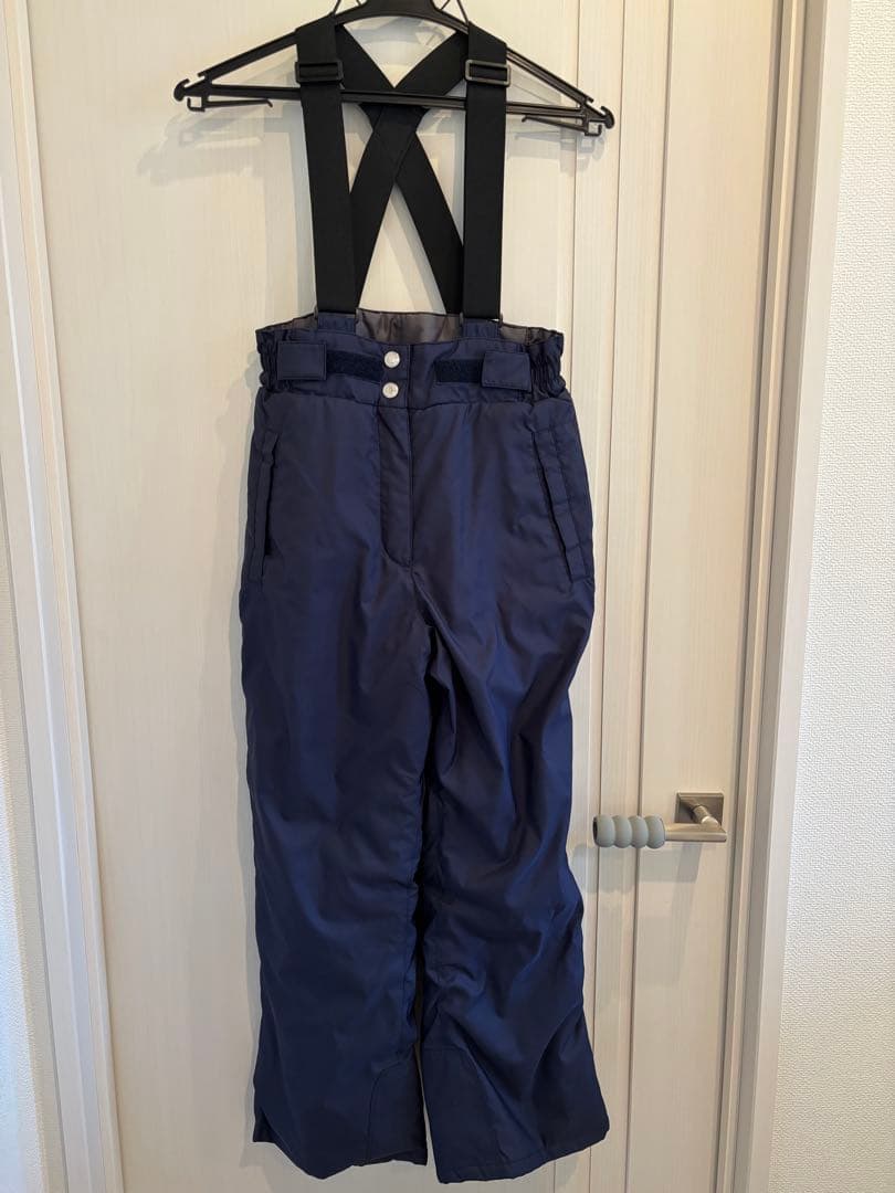 美品　キッズ　子ども用　スキーウェア 上下セット　140cm 女の子