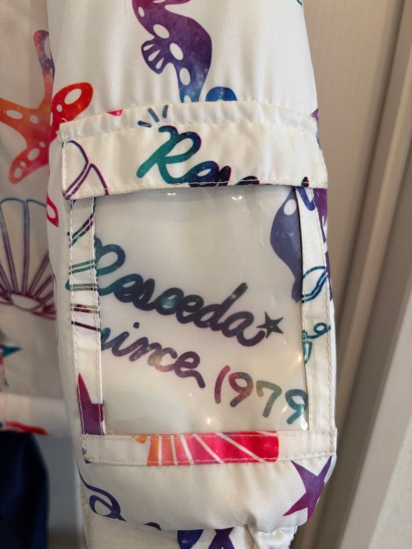 美品　キッズ　子ども用　スキーウェア 上下セット　140cm 女の子