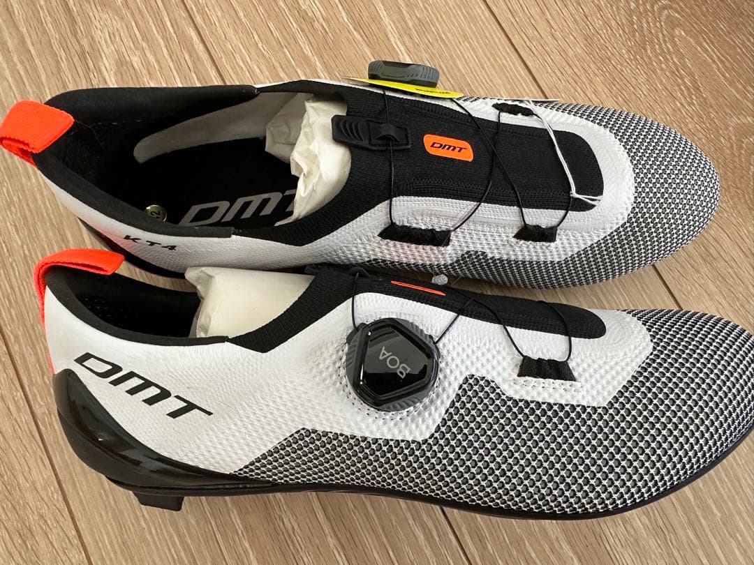 DMT KT4 自転車シューズ ホワイト/ブラック 42