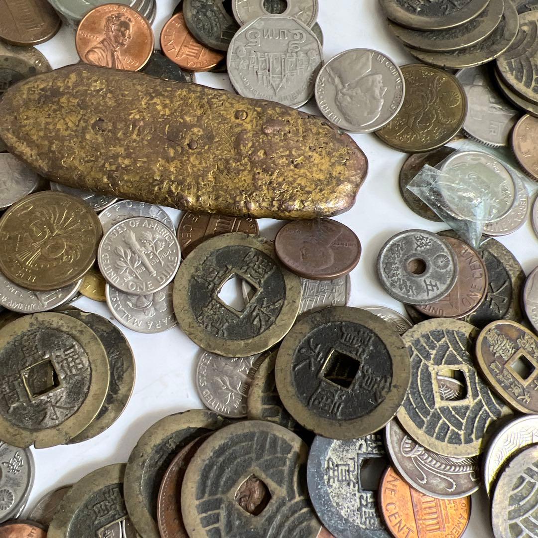 古銭色々　ケースや袋込2138g 東Y8-0128①