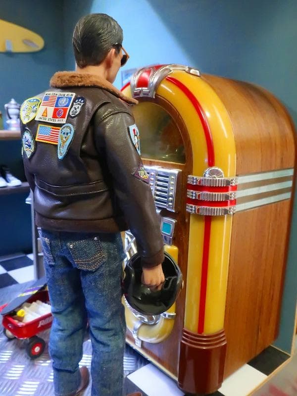 トップガン ジオラマ用 1/6 ジュークボックス ワーリッツァー BTTFにも♪