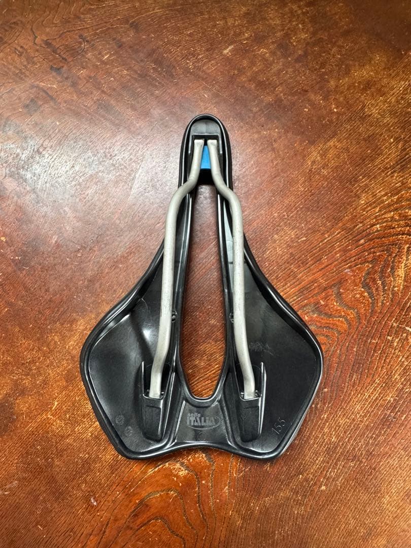 セライタリア　サドル　SLR