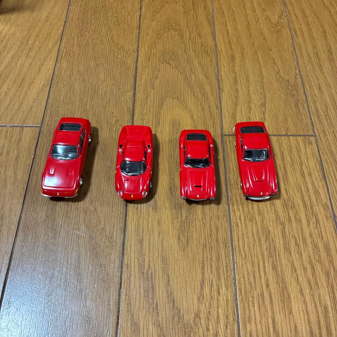 ダイドー Ferrari ミニカー ディスプレイケース+ミニカー６台