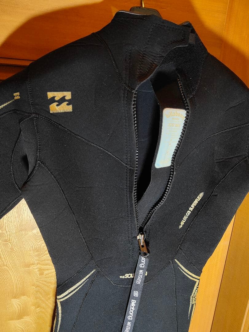 たー　　　　　　　　　　　　　　　　　　　　BILLABONG