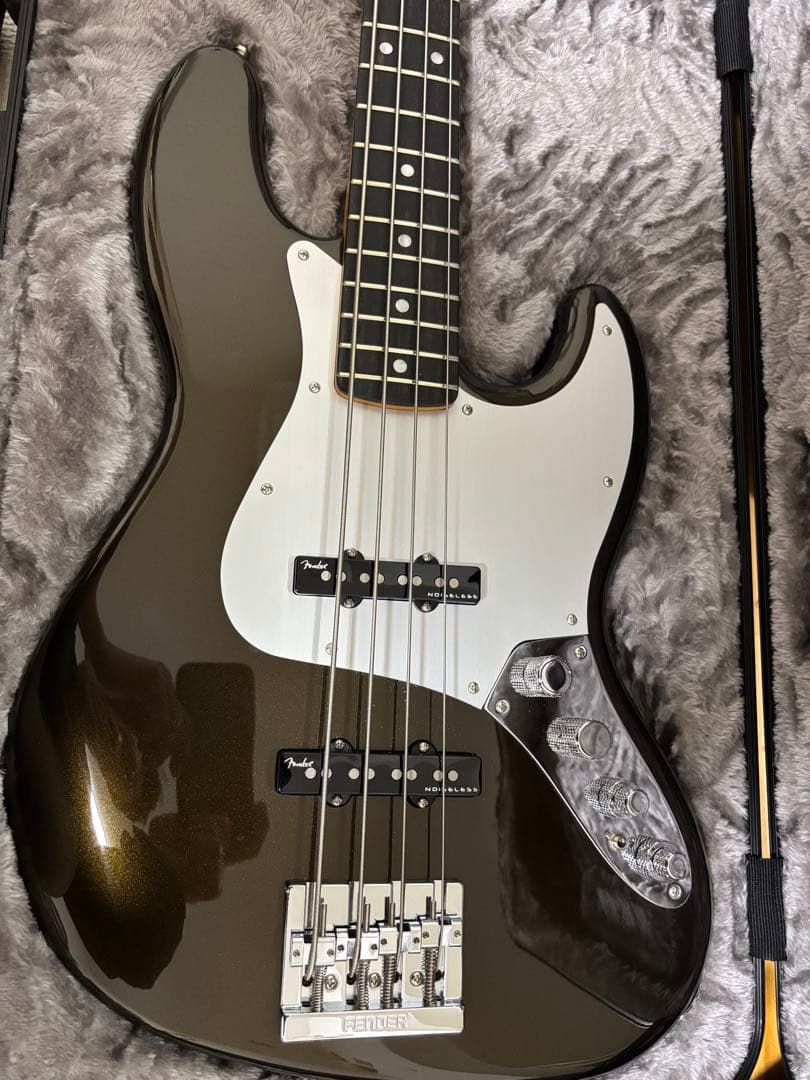 ベース FENDER American Ultra II Jazz Bass