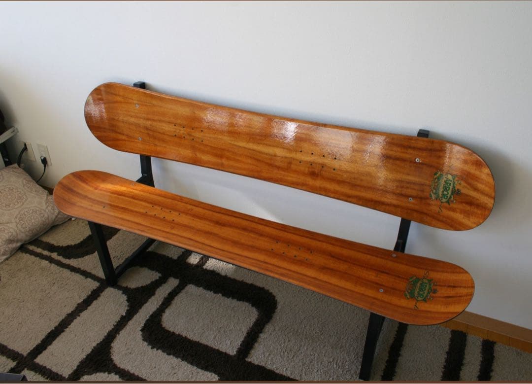 ⭐︎特注非売品☆スノーボードベンチ2人掛け未滑走ボード使用、送料¥12.000込み