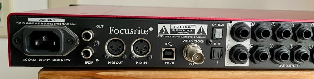 フォーカスライトScarlett 18i20 オーディオインターフェイス